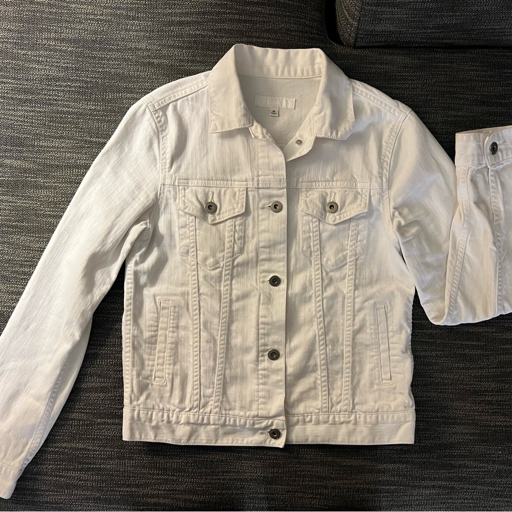 Uniqlo jacket | denim jean jacket | size XS | white